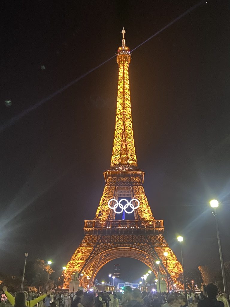 パリ在住のバイヤーが、パリやブロカントをブログで案内しています。